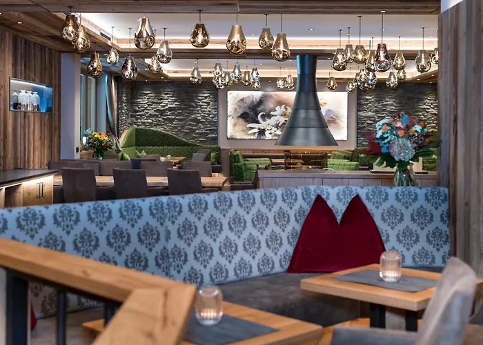 穆特贝尔格阿尔卑斯山运动酒店 4* 马德伯格安姆