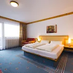 Hotel Alpensporthotel Mutterberg 4*