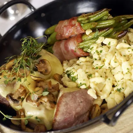 ホテル Alpensporthotel Mutterberg 4*