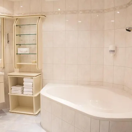 Alpensporthotel Mutterberg ホテル 4*