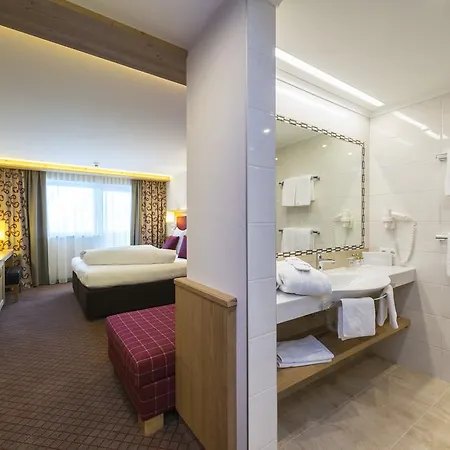 ホテル Alpensporthotel Mutterberg ムッターベルクアルム