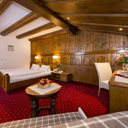 ホテル Alpensporthotel Mutterberg 4*