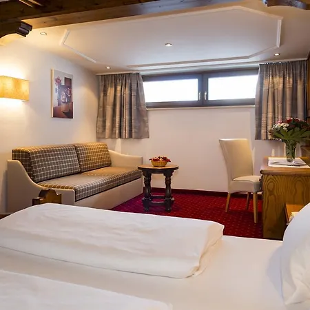 ホテル Alpensporthotel Mutterberg 4*