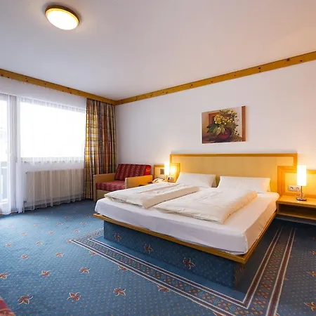 ホテル Alpensporthotel Mutterberg 4*