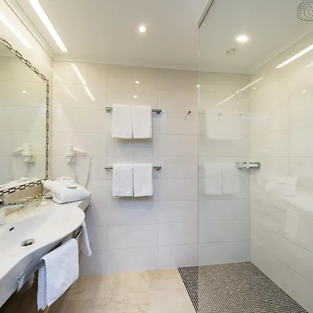 Alpensporthotel Mutterberg 무터베르갈름