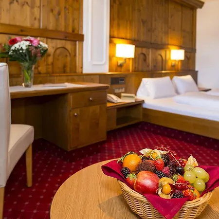Alpensporthotel Mutterberg 무터베르갈름
