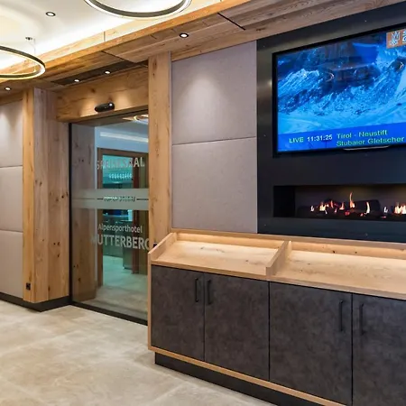 ホテル Alpensporthotel Mutterberg 4*