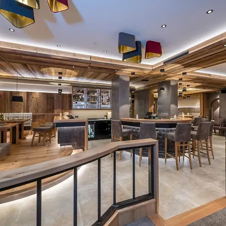 Alpensporthotel Mutterberg 4* ムッターベルクアルム