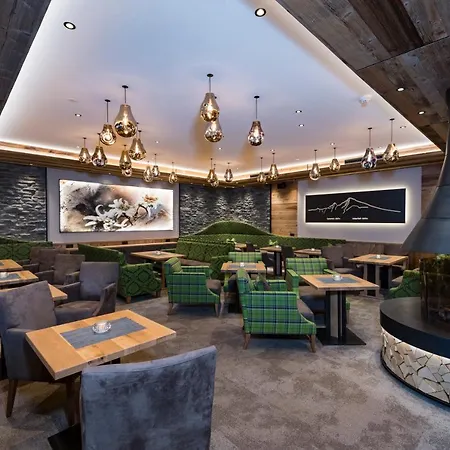 ホテル Alpensporthotel Mutterberg